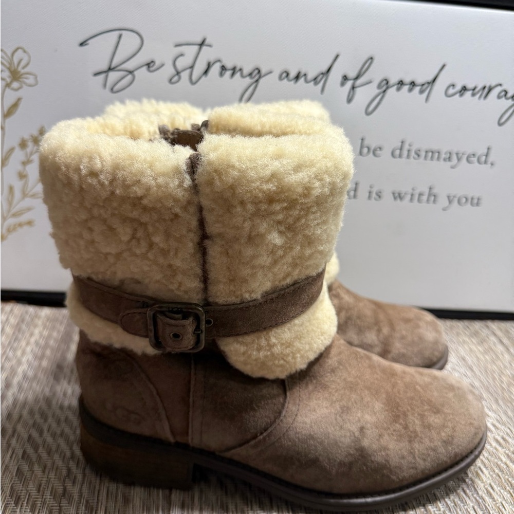 UGG Shearling-Lined Boots in Brown and Cream *** Like New***Women SZ 8 Box 3 - Picture 2 of 6